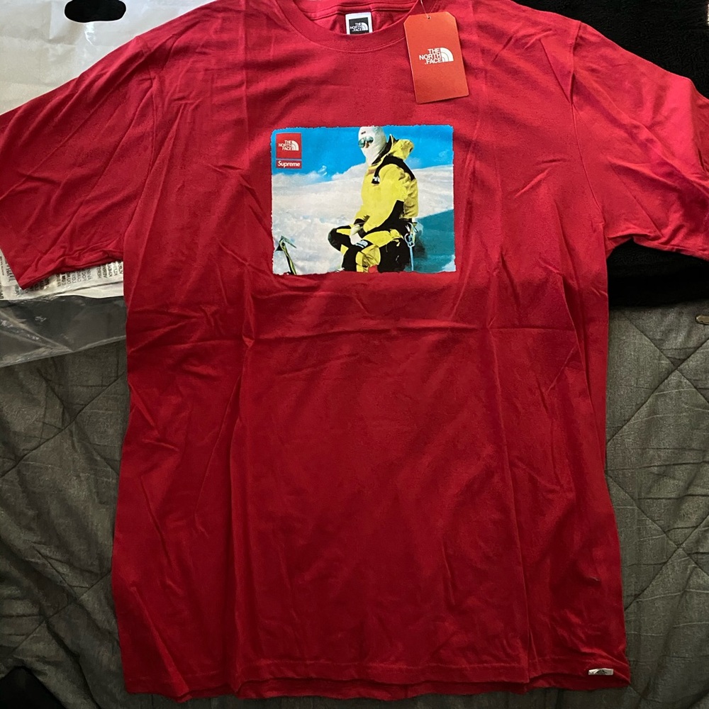 NWT Supreme The North Face Photo Tee